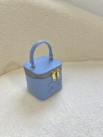 CELINE 23s Spring/Summer - Mini smooth leather makeup case Blue 8080 Size: 9.5* 8* 9cm - 图片 6