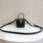 CELINE 23s Spring/Summer - Mini smooth leather makeup case Black 8080 Size: 9.5* 8* 9cm