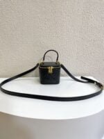 CELINE 23s Spring/Summer - Mini smooth leather makeup case Black 8080 Size: 9.5* 8* 9cm