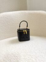 CELINE 23s Spring/Summer - Mini smooth leather makeup case Black 8080 Size: 9.5* 8* 9cm - 图片 5