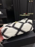 Chanel sheepskin embroidery argyle Crossbody handbag 1160 size:26cm - 图片 3