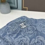 Chanel denim camellia underarm bag 2029 Size: 40*55*30*20cm - 图片 7