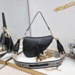 Dior saddle leather Plain ribbon with wide shoulder strap black 1033 size: 25.5 * 20 * 6.5 cm