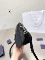 Prada vintage nylon underarm bag size:  24*13cm - 图片 3