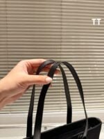 Burberry nylon tote bag size: 29*24cm - 图片 3