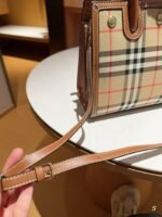 Burberry title Hand-held crossbody tote bag size: 26cm - 图片 5