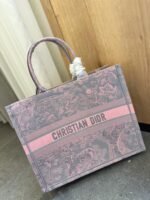 Dior Cruise Wildlife embroidery Oblique Tote bag size: 41.5cm/36cm - 图片 5