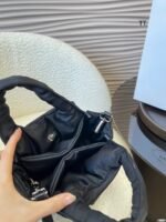 Prada mini handbag size: 18*14cm - 图片 4