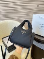 Prada mini handbag size: 18*14cm - 图片 2