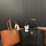 Burberry tote Shopping bag black brown size: 34*26cm