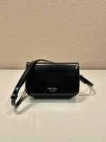 Prada Glossy leather shoulder bag 2vd061 size: 18*12.5*2.5cm