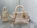 Dior Tiger embroidery Princess Diana handbag size:24cm*20cm*11cm
