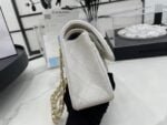 Chanel classic flap caviar leather crossbody bag with gold hardware white - 图片 4
